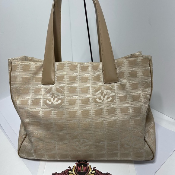 Chanel Travel Line Tote Bag - Picture 7 of 16